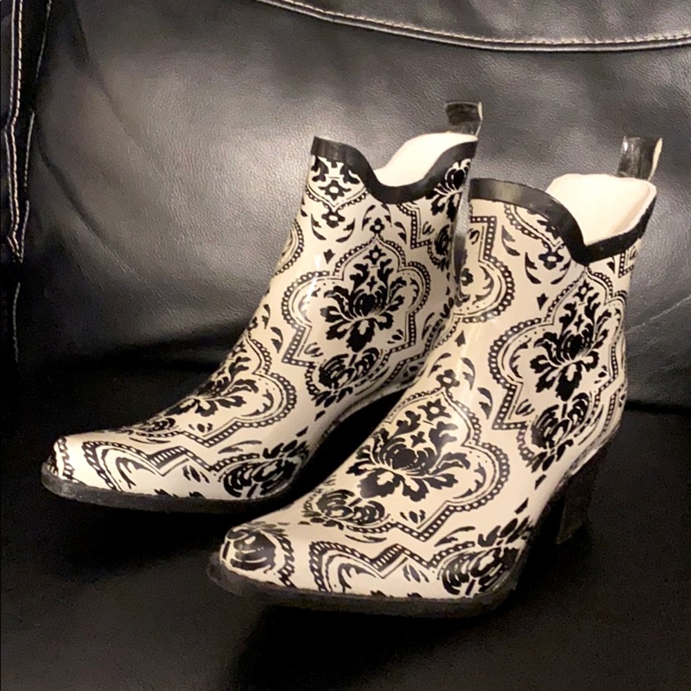 CORKYS BOOT 👢 COWBOY BOOT STYLE